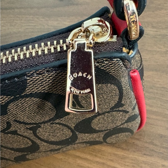 Coach Signature Canvas Shoulder Bag with Red Trim nwot - Picture 5 of 12